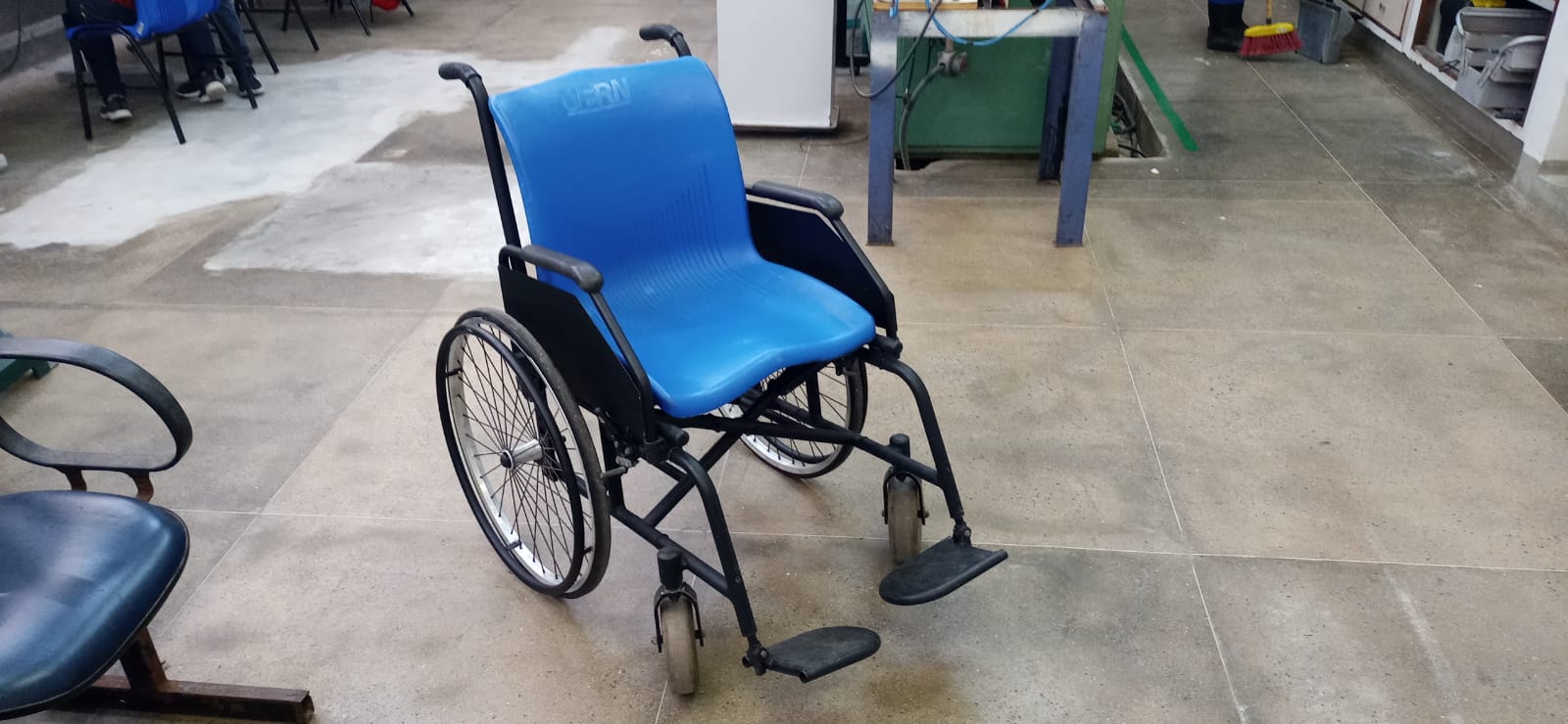 Professor cria cadeira de rodas sustentável com objetos de descarte :  Centro de Tecnologia – UFRN